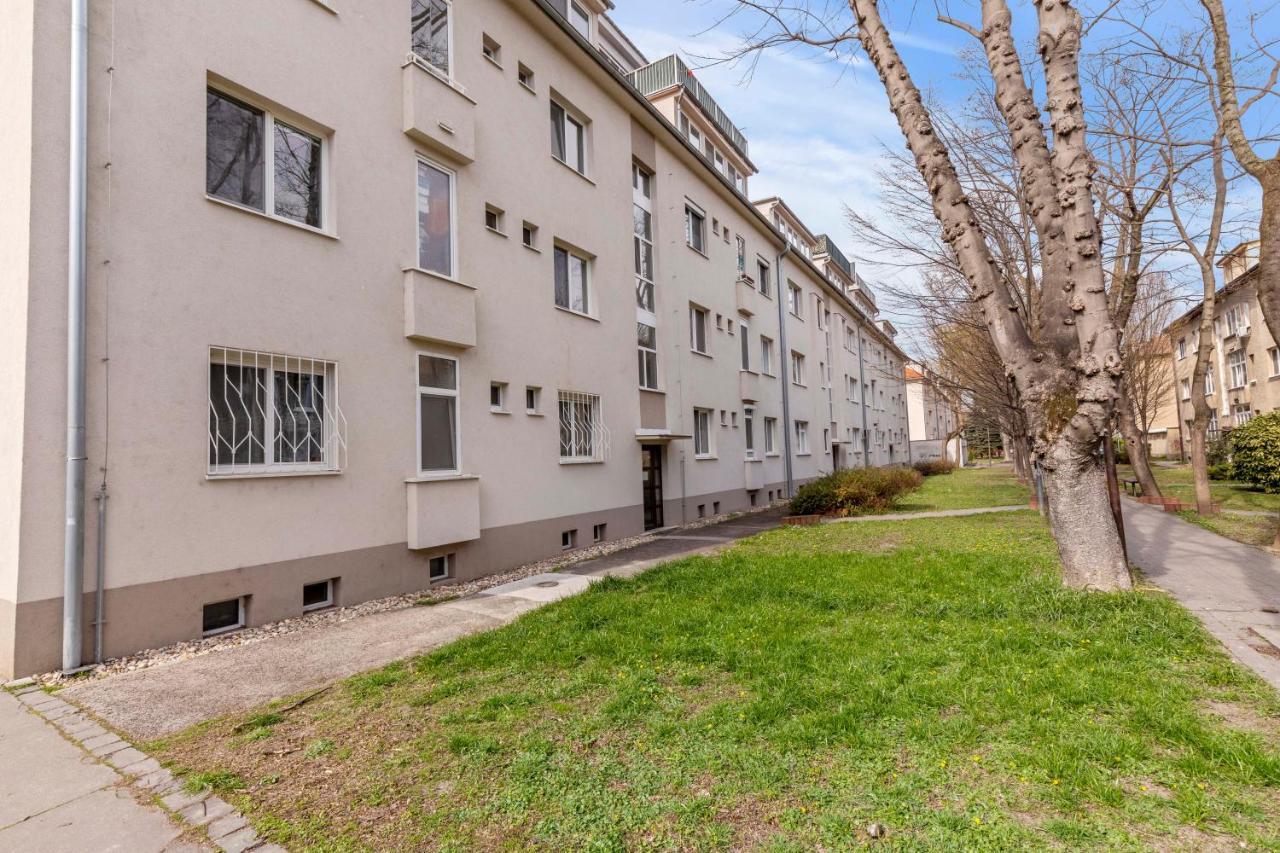 Cosy Studio 10 Min Center Братислава Екстериор снимка